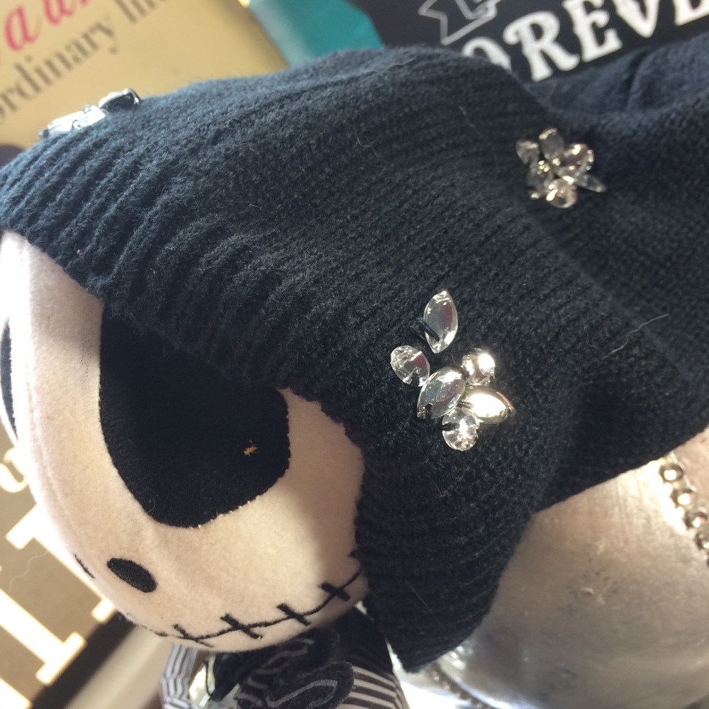 ☃️ NWT Black bling beenie embellished stones